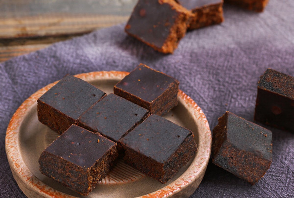 Yunnan specialty: handmade dark brown sugar for relieving the pain during menstrual HELENOU666